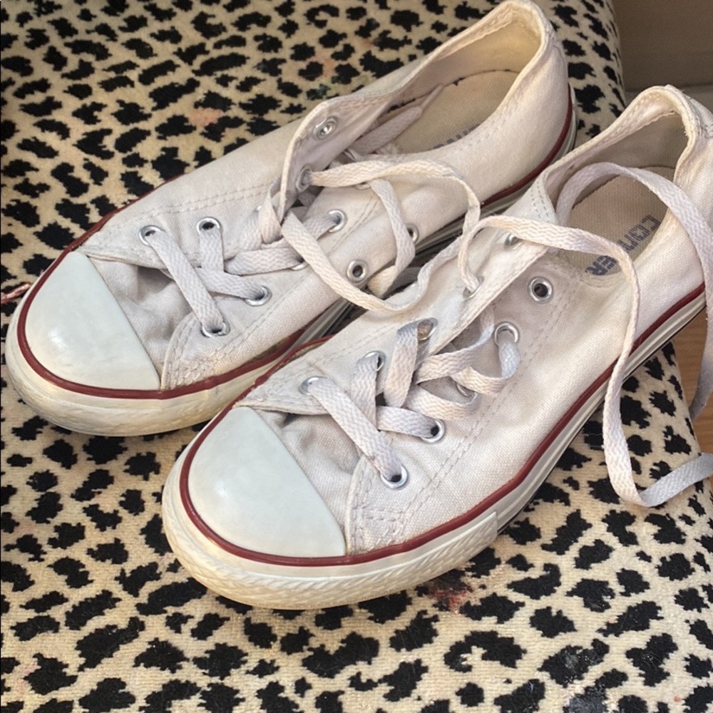 Girls 3 white converse